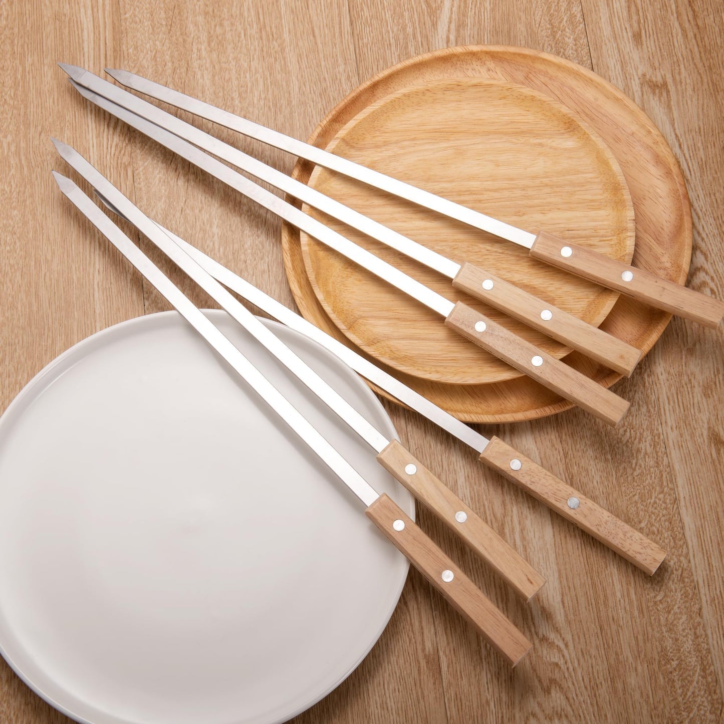 IMEEA Flat Kebab Skewers placed in a plate on the tabletop showcasing the complete product design