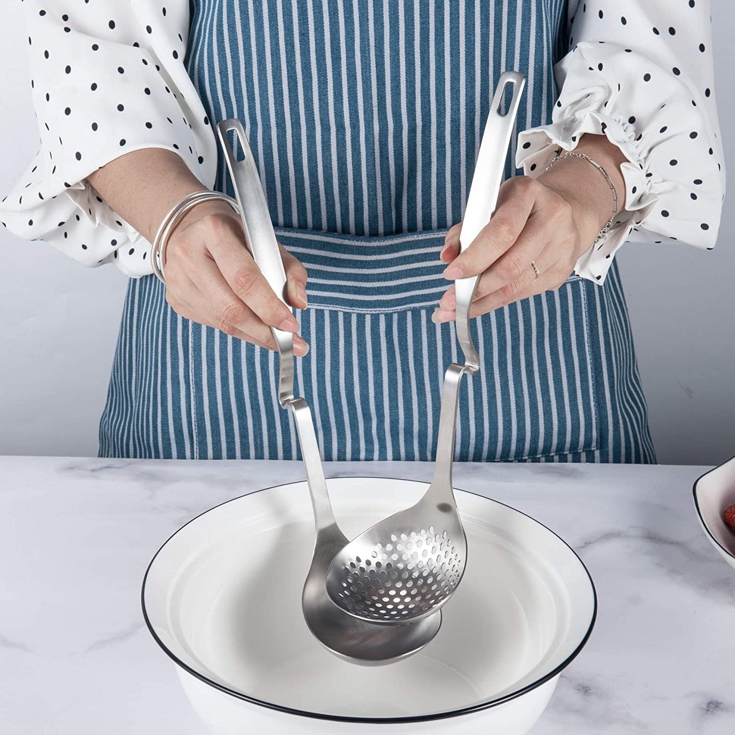 IMEEA SUS304 Stainless Steel Hot Pot Ladle Set 12inch held in two hands for kitchen use