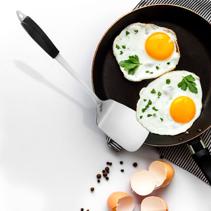 Stainless steel spatula made of high-quality stainless steel for durable daily cooking use