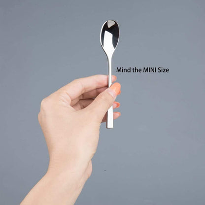 IMEEA SUS304 Stainless Steel Spoons comparing 4.5in and 5.5in sizes on a table